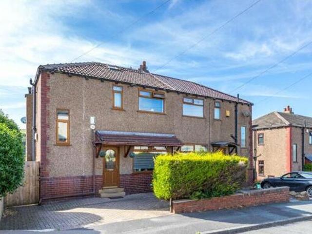 House for sale in Huddersfield, West Yorkshire