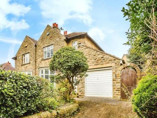 House for sale in Huddersfield, West Yorkshire