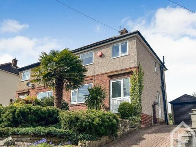 House for sale in Huddersfield, West Yorkshire
