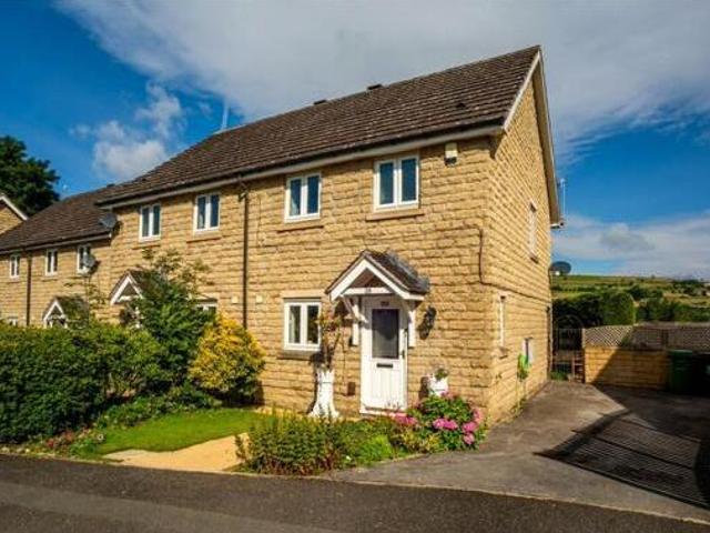 House for sale in Huddersfield, West Yorkshire