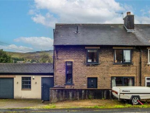 House for sale in Huddersfield, West Yorkshire