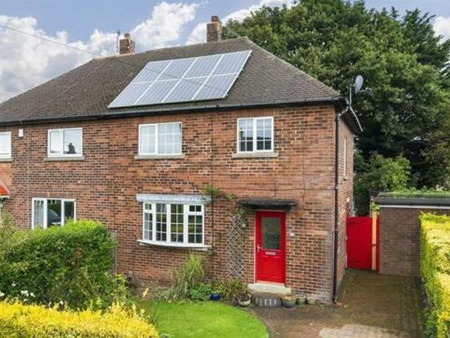 House for sale in Ben Rhydding, Bradford