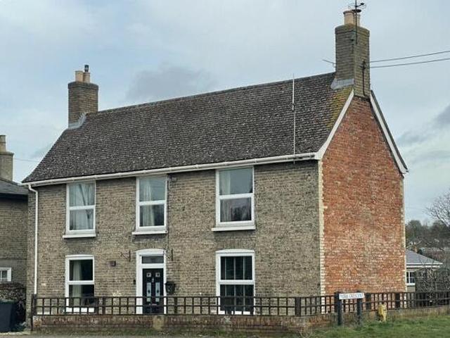 House for sale in Key Street, Suffolk