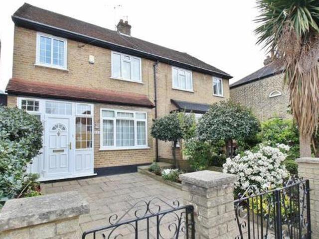 House for sale in Isleworth, Greater London
