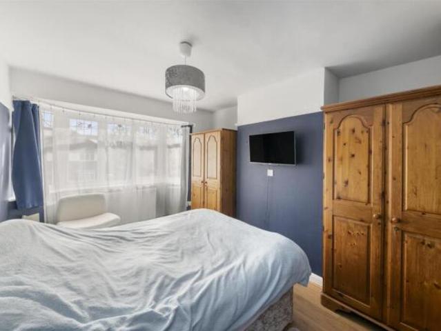 Farm for sale in Northolt, Greater London