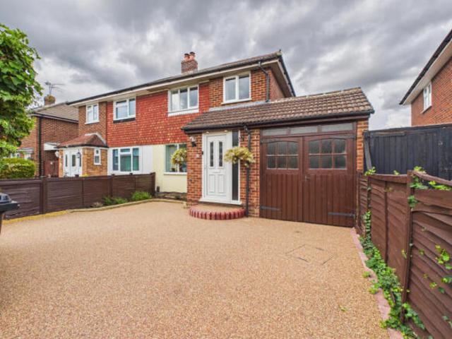 Farm for sale in Woodley, Wokingham