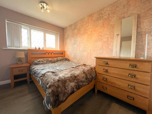 Farm for sale in Guide Bridge, Greenheys