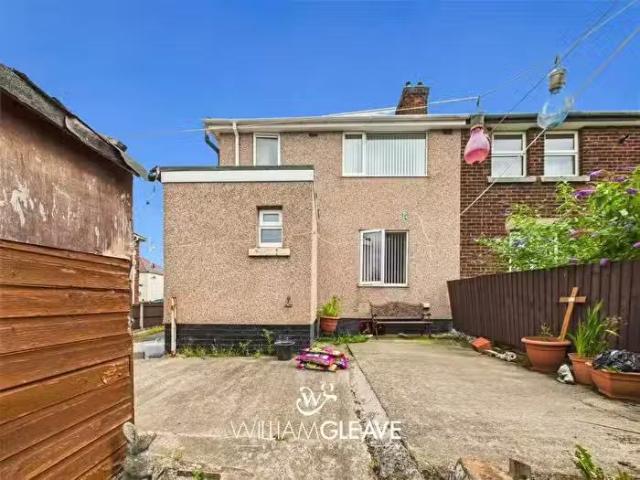 House for sale in Garden City