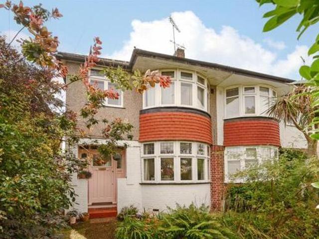 House for sale in Kingston Upon Thames, Greater London