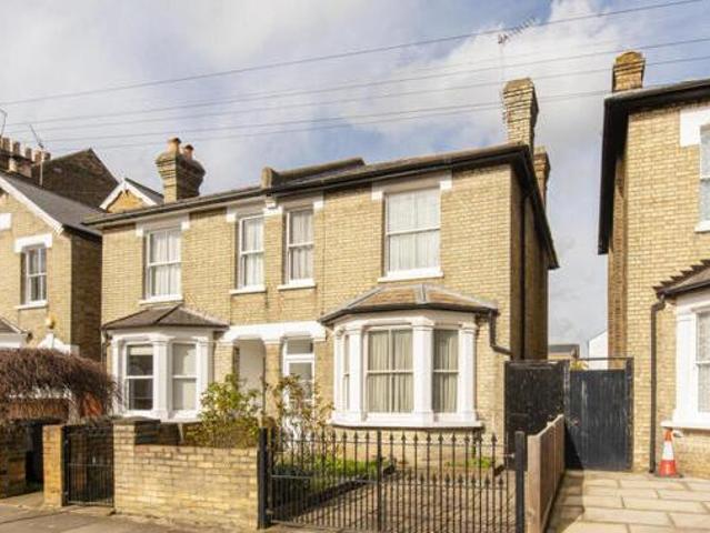House for sale in Kingston Upon Thames, Greater London
