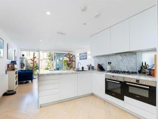 House for sale in Kingston Upon Thames, Greater London