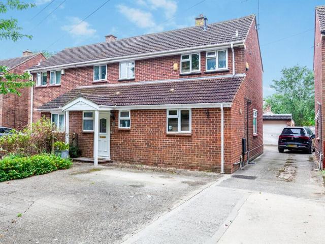 Semi Detached House for sale in Slough