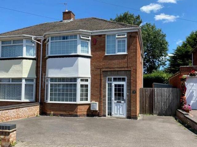 House for sale in Green Close, Warwickshire