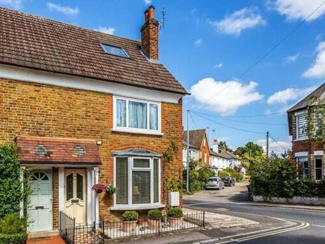 House for sale in Pachesham Park, Surrey