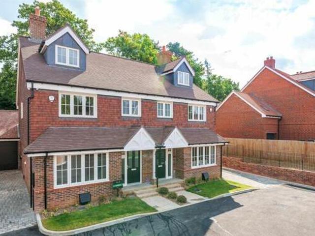 House for sale in Pachesham Park, Surrey