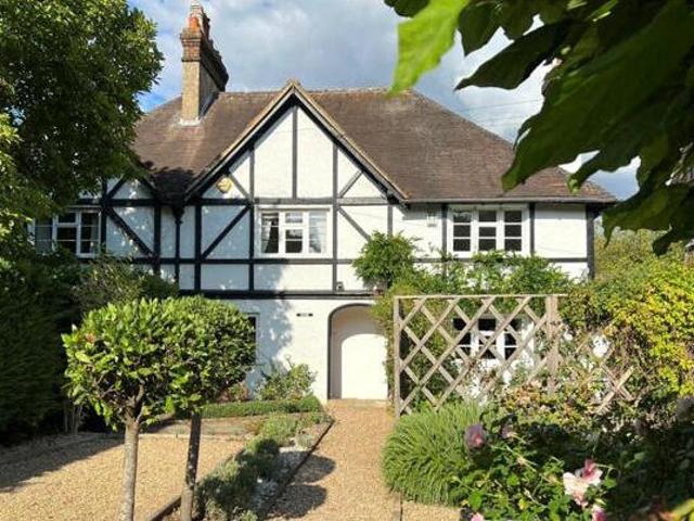House for sale in Pachesham Park, Surrey