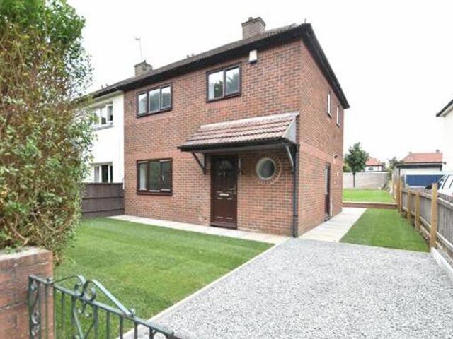 House for sale in Scholes, West Yorkshire