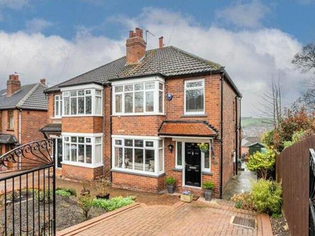 House for sale in Town End, Leeds