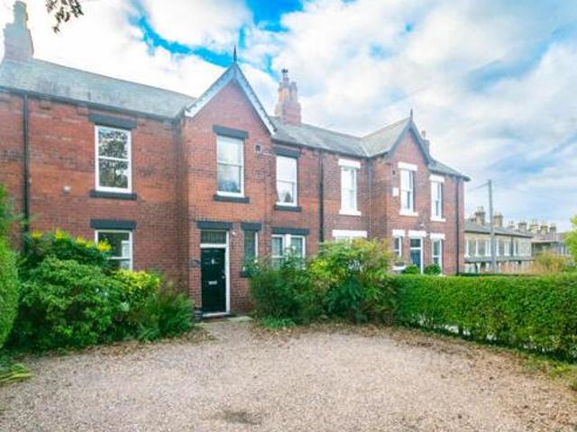 House for sale in Shadwell, West Yorkshire