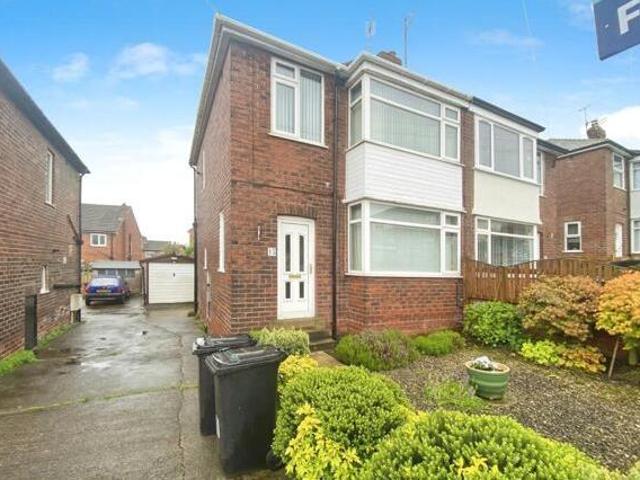 House for sale in Farnley, West Yorkshire