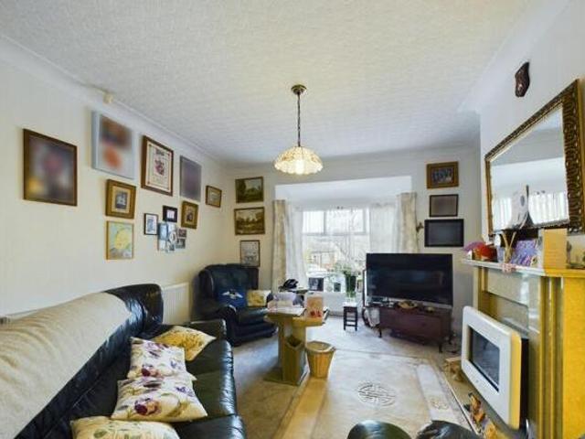 House for sale in Tranmere Park, Guiseley