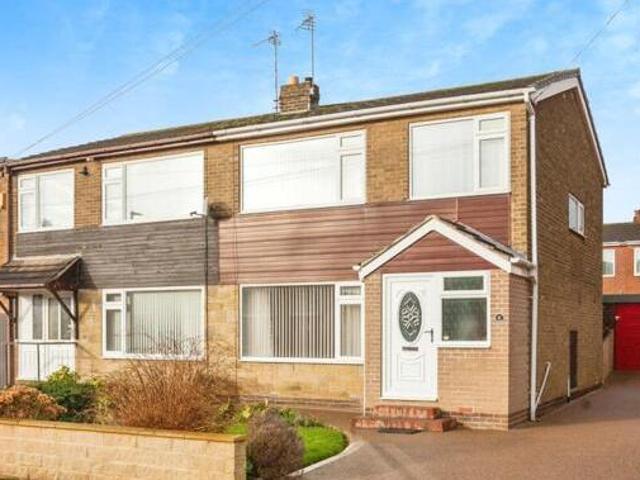 House for sale in Oulton, West Yorkshire