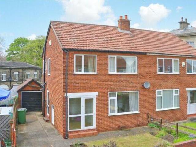 House for sale in Farsley, West Yorkshire