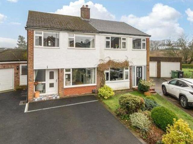 House for sale in Westfield, Guiseley