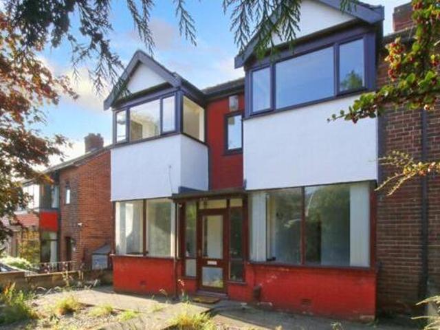 House for sale in Halton Moor, Leeds