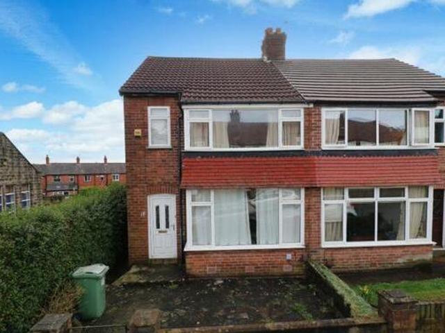 House for sale in Farsley, West Yorkshire