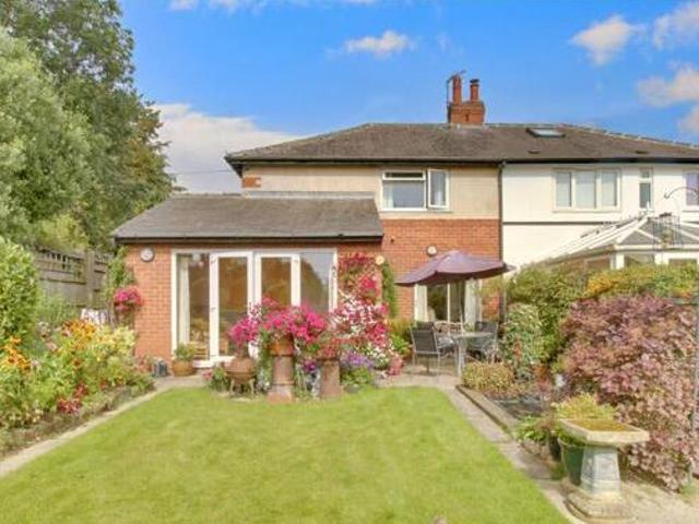 House for sale in Farsley, West Yorkshire