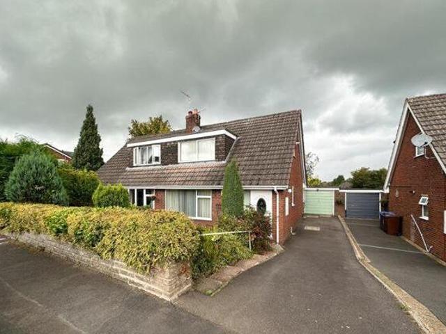 House for sale in Kingsley Moor, Staffordshire