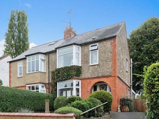 House for sale in Northampton, Northamptonshire