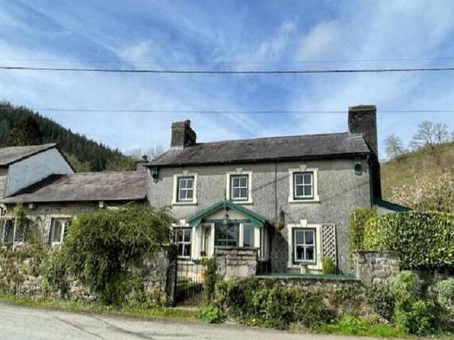 House for sale in Llandeilo, Wales