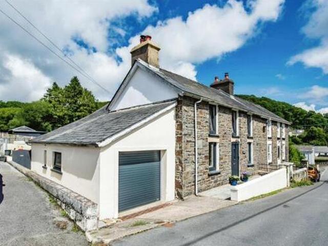 House for sale in Llanybydder, Wales
