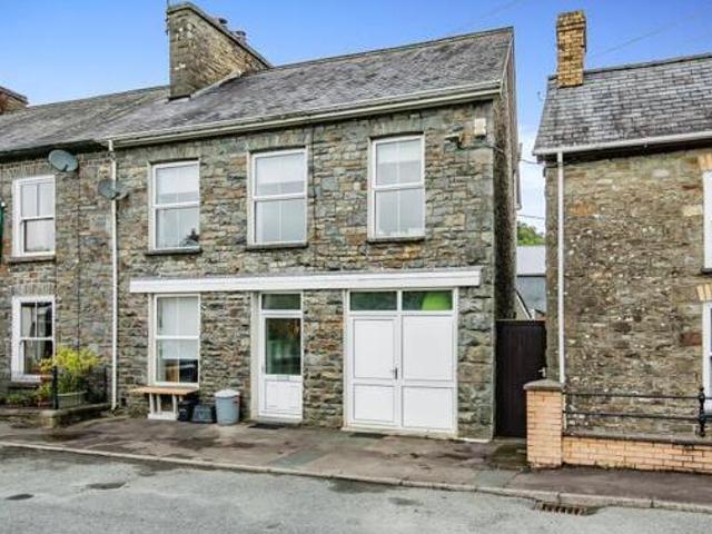 House for sale in Llanybydder, Wales