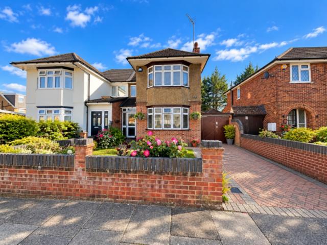 Farm for sale in Luton, England