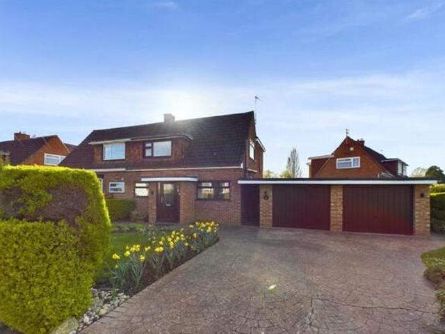 House for sale in Wotton, Gloucester