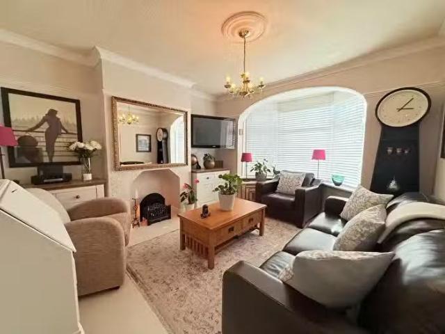House for sale in Shirley