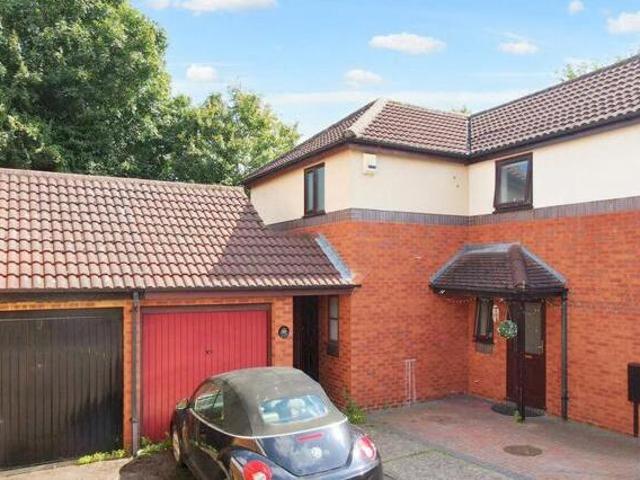 House for sale in Epping