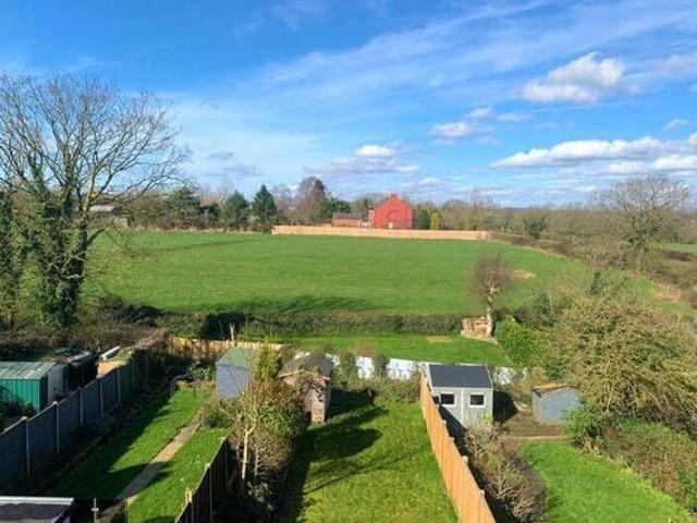 House for sale in Leigh