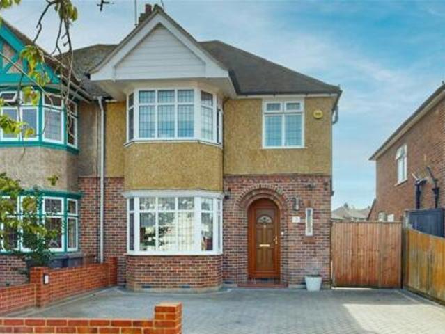 House for sale in Luton