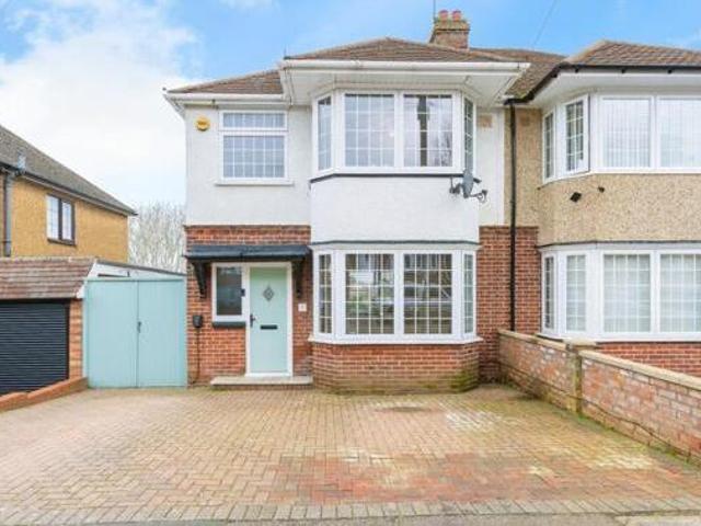 House for sale in Luton