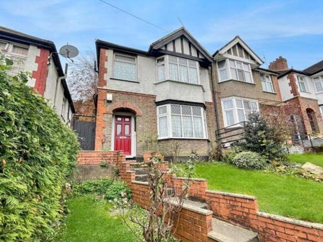 House for sale in Luton