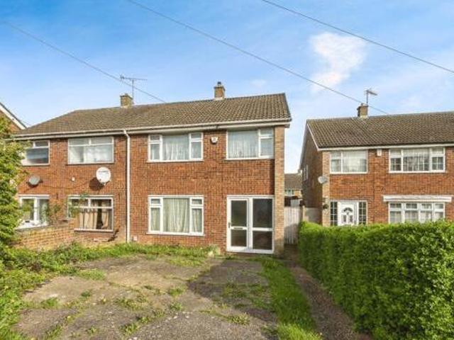 House for sale in Luton, England