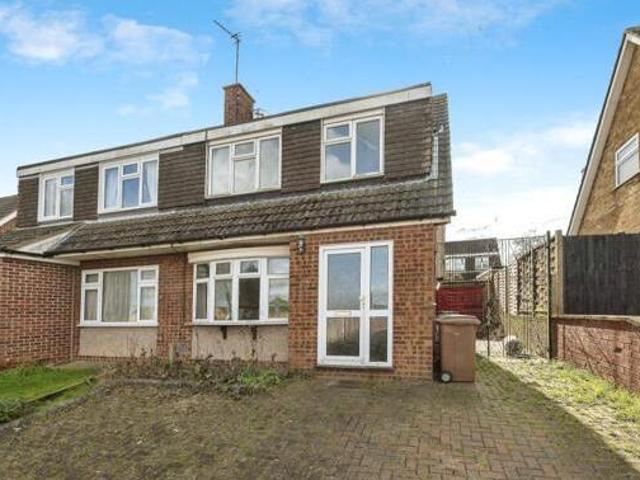 House for sale in Luton