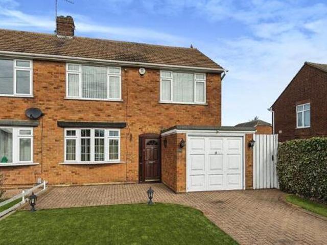 House for sale in Luton