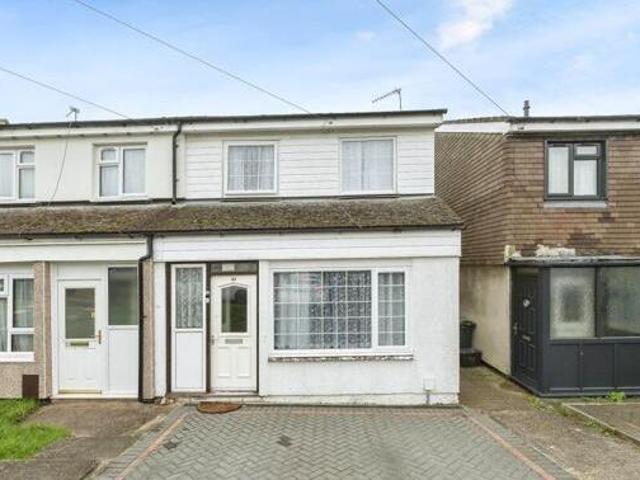House for sale in Luton