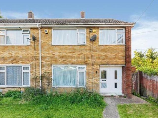 House for sale in Luton