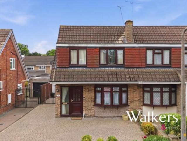 Farm for sale in Pilgrims' Hatch, Navestock Side